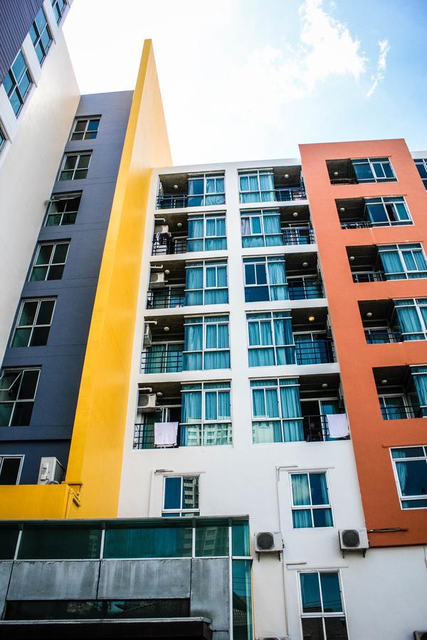 Bansabai Sabaidee Service Apartment Bangkok Exteriör bild