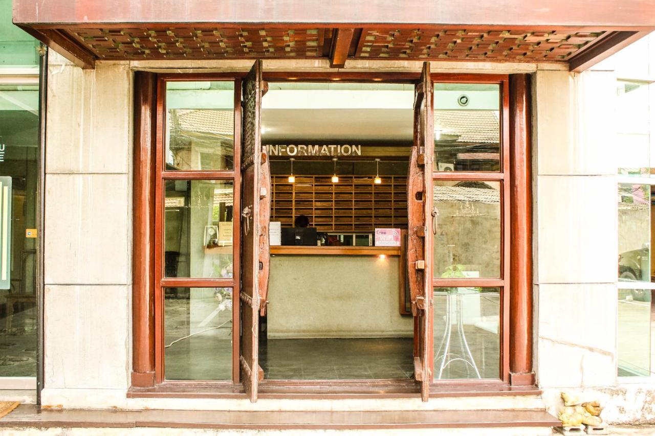 Bansabai Sabaidee Service Apartment Bangkok Exteriör bild