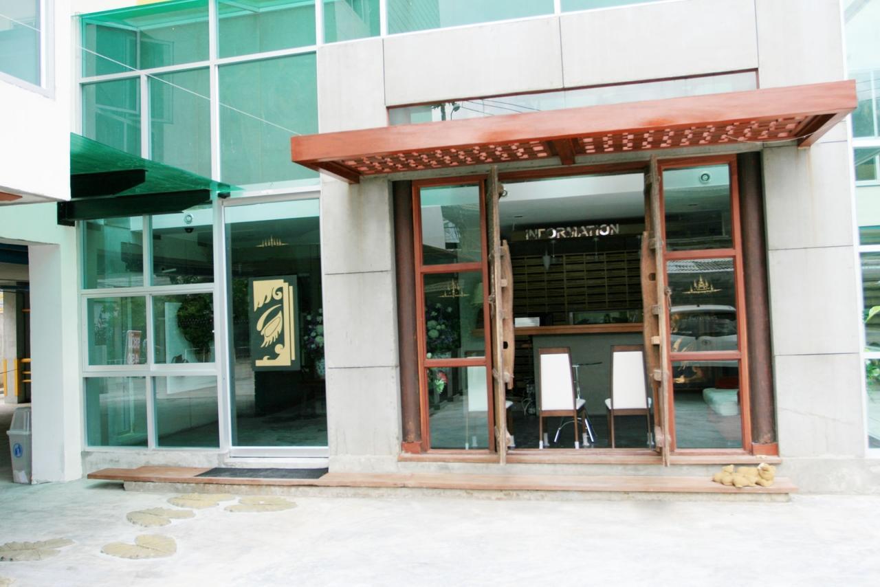Bansabai Sabaidee Service Apartment Bangkok Exteriör bild