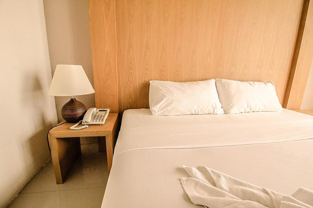 Bansabai Sabaidee Service Apartment Bangkok Exteriör bild