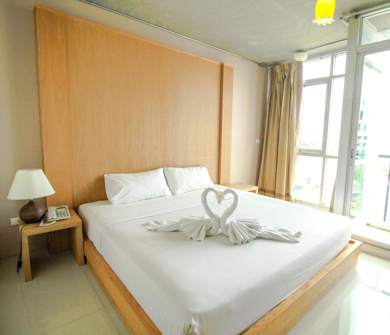 Bansabai Sabaidee Service Apartment Bangkok Exteriör bild
