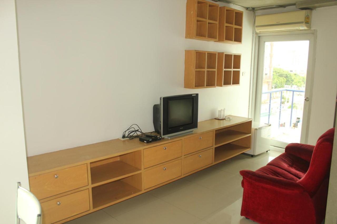 Bansabai Sabaidee Service Apartment Bangkok Exteriör bild